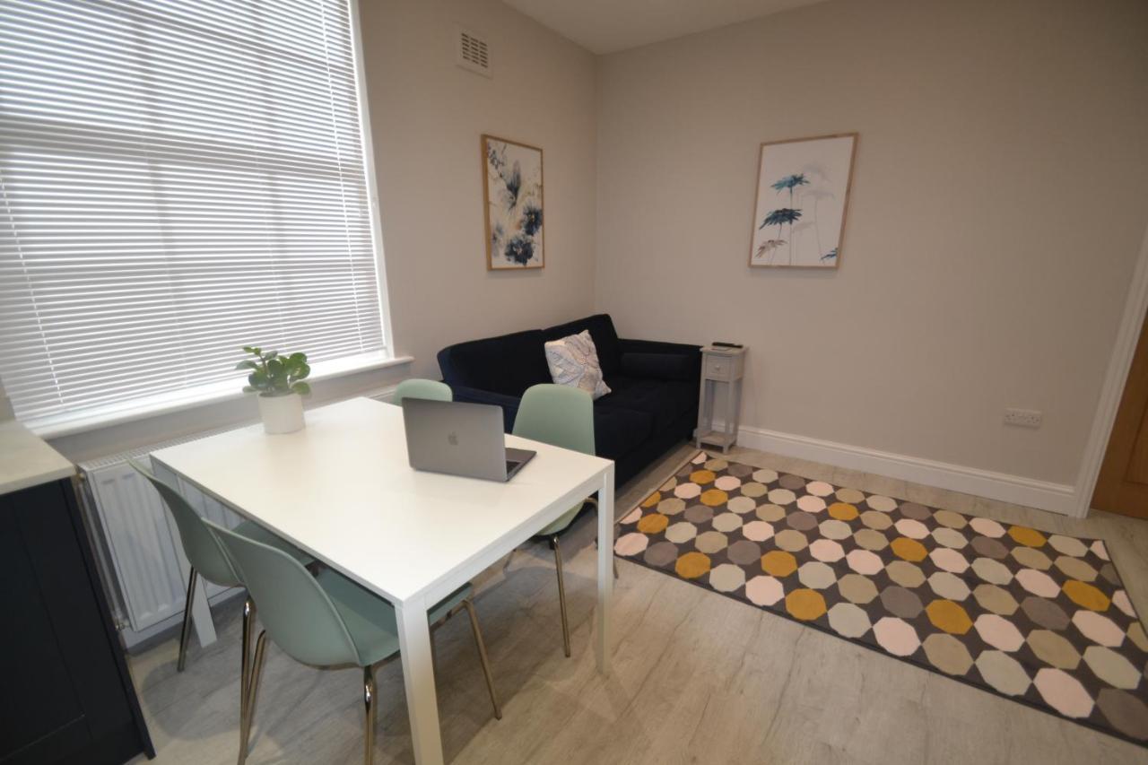 Charming 1 Bed Georgian Apartment Честер Экстерьер фото